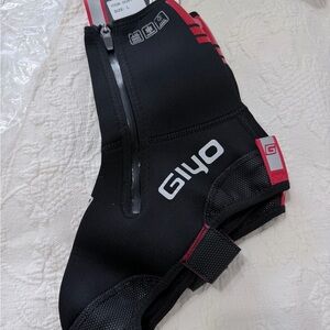 Giyo Black and Red Cycling Shoe Covers